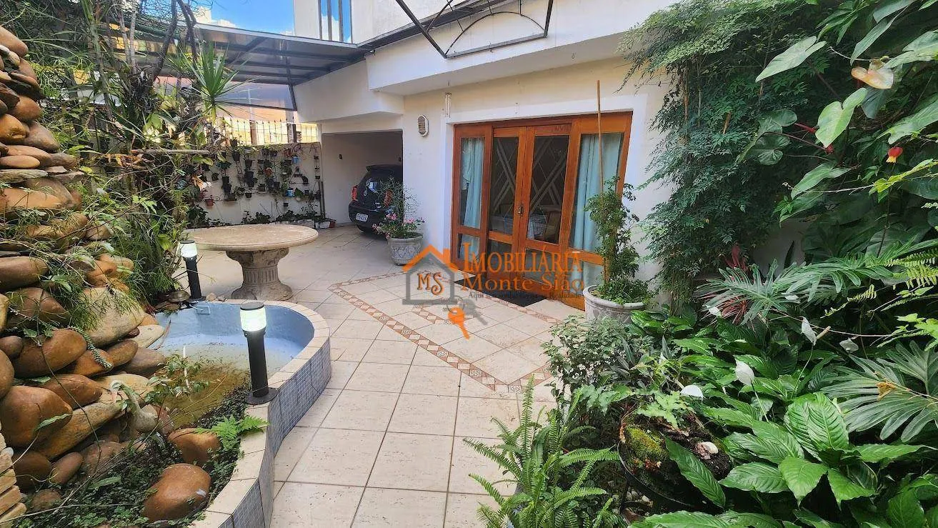 Imagem Sobrado com 5 dormitórios à venda, 326 m² por R$ 1.520.000,00 - Vila Yaya - Guarulhos/SP