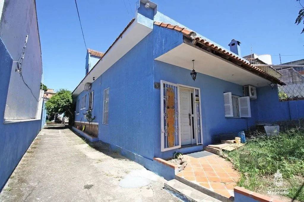 Imagem Casa de 3 dormitórios no bairro Partenon