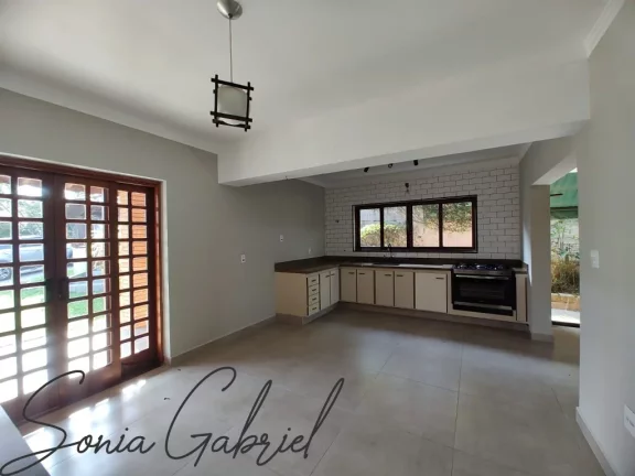 Imagem Chácara à venda em Valinhos-SP: 4 quartos, 2 salas, 4 banheiros e 280,00 m² de área no bairro Chácaras São Bento!