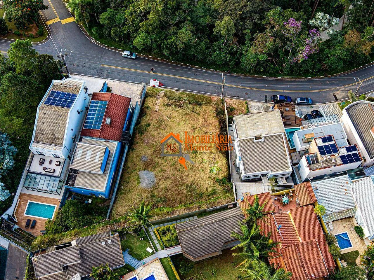 Imagem Terreno à venda, 420 m² por R$ 1.680.000,00 - Caputera - Arujá/SP