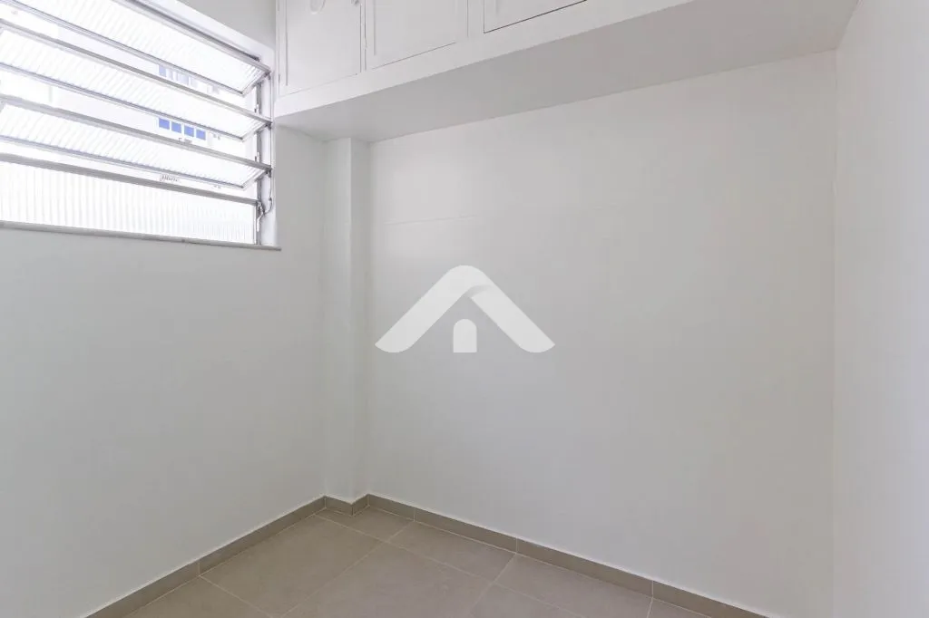 Imagem Oportunidade Estratégica em Laranjeiras - Apartamento de 93 m² com Localização Privilegiada
