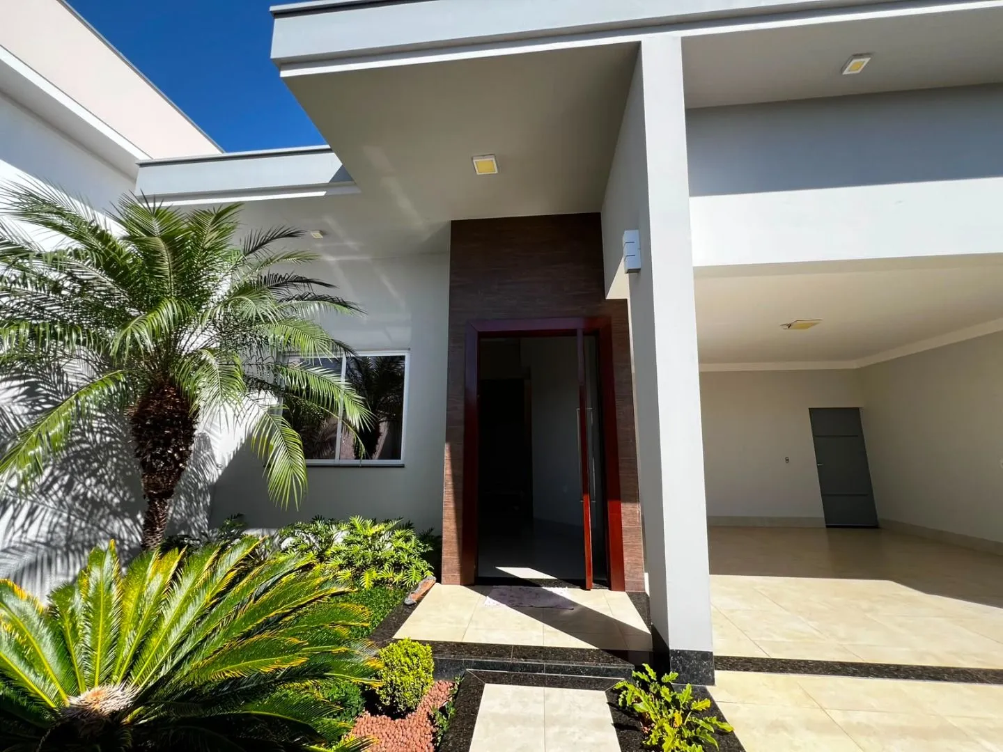 Foto do imóvel Casa com 3 dormitórios à venda, 206 m² por R$ 893.000,00 - Alto Limoeiro - Patos de Minas/MG