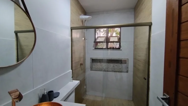 Imagem Casa em condominio fechado para aluguel anual no bairro Praia do Forte Bahia