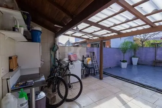 Imagem Casa para Venda - 105m², 2 dormitórios, 2 vagas - Hípica