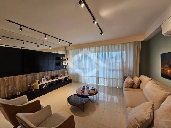 Imagem Apartamento Majestic Elegante – 4 suítes, 166m², Sol Poente, Vista Livre
