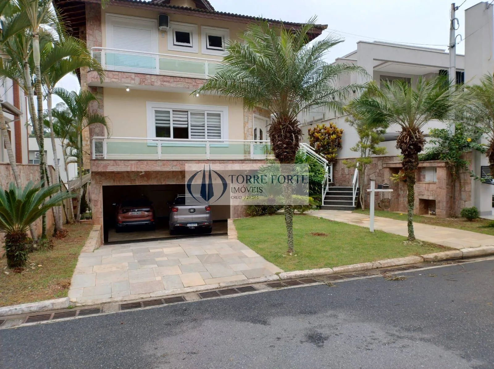 Imagem Casa de condominio no Aruja V com 4 suites 4 vagas no Jardim Fazenda Rincão