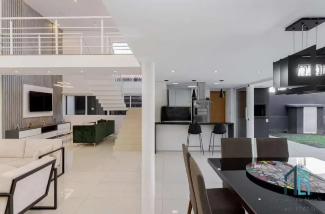 Imagem Casa PERMUTA 100%, 03 suítes, Piscina aquecida, no Uberaba em Curitiba PR