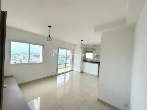 Imagem Apartamento moderno com 2 dormitórios (1 suíte), rico em armários planejados, andar alto e vista,...