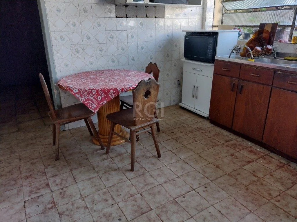 Imagem Casa para Venda com 200m², bairro Nonoai