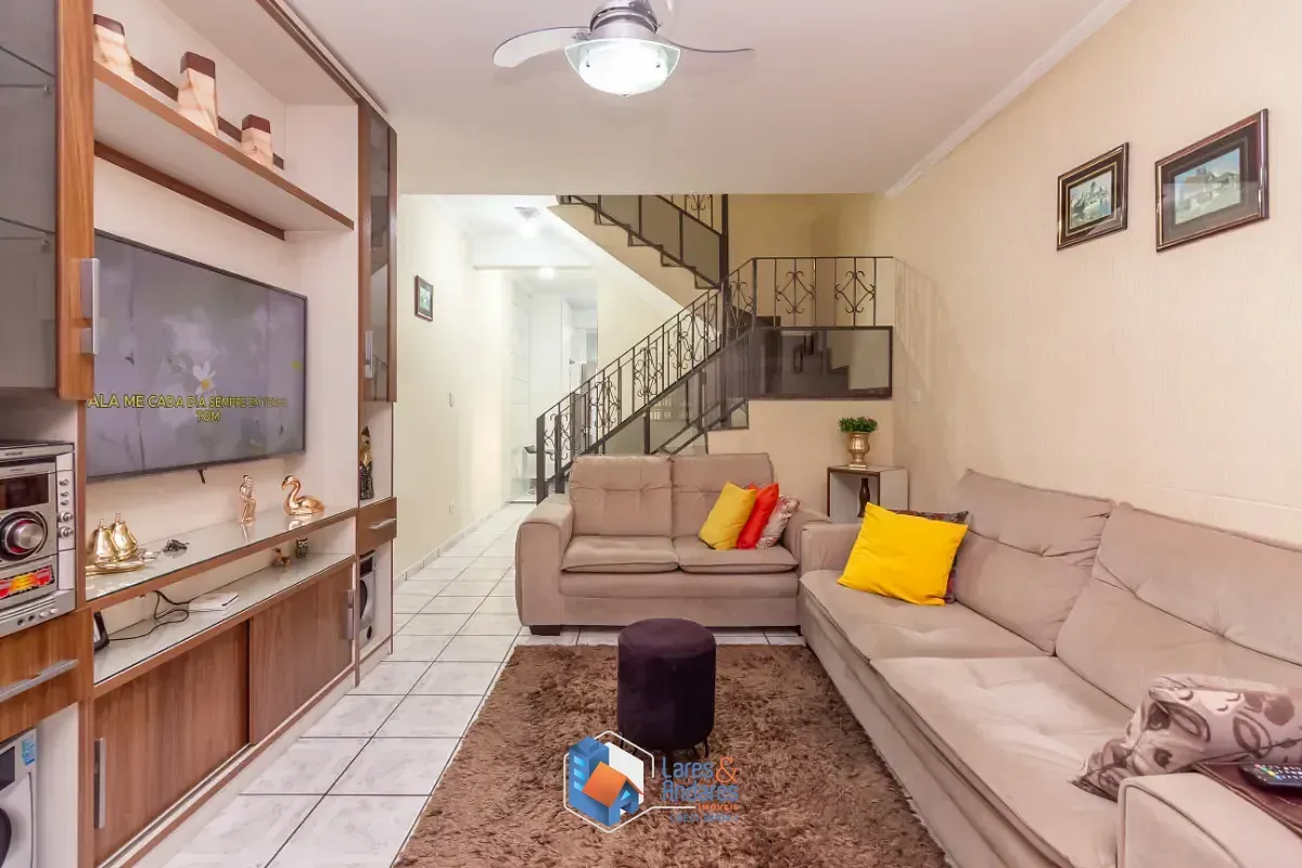 Foto do imóvel Sobrado para venda em Chácara São João com 3 quartos, sendo 1 suíte, 150m² em Rua Barra do Garça