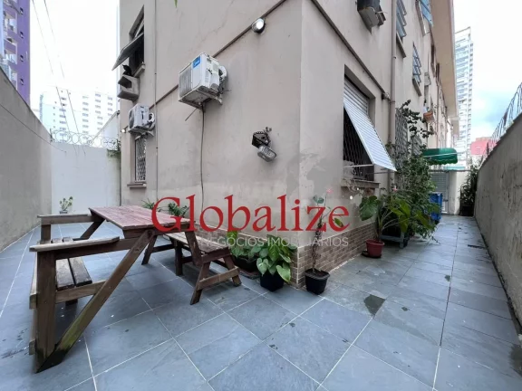 Foto do imóvel Apartamento térreo à venda com 70m², 2 quartos, 2 banheiros e 1 vaga por R$ 600.000,00 no Boqueirão em Santos