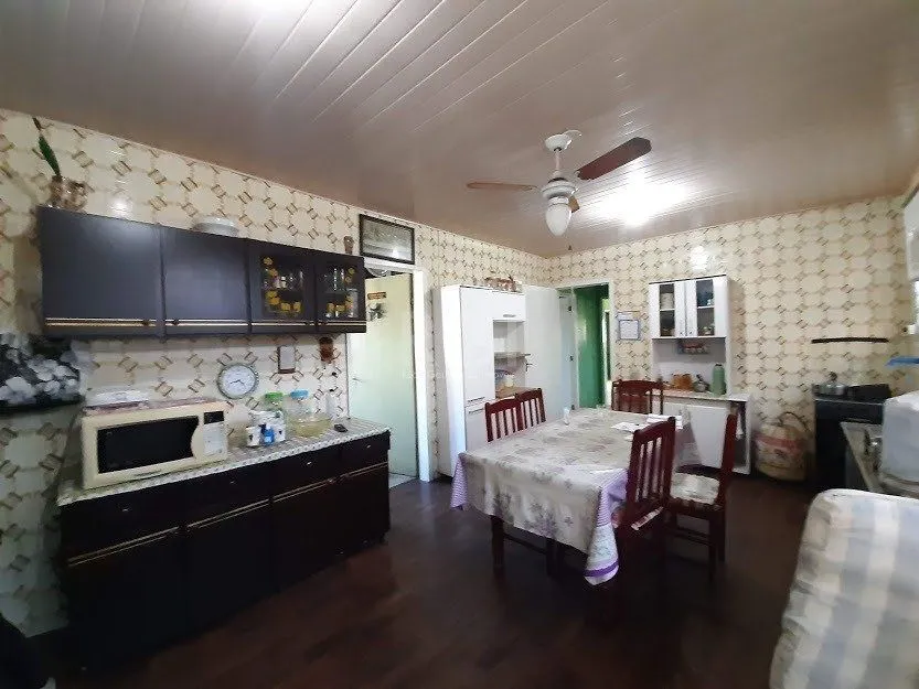 Imagem Casa para Venda - 184m², 4 dormitórios, sendo 1 suites, 5 vagas - Cavalhada
