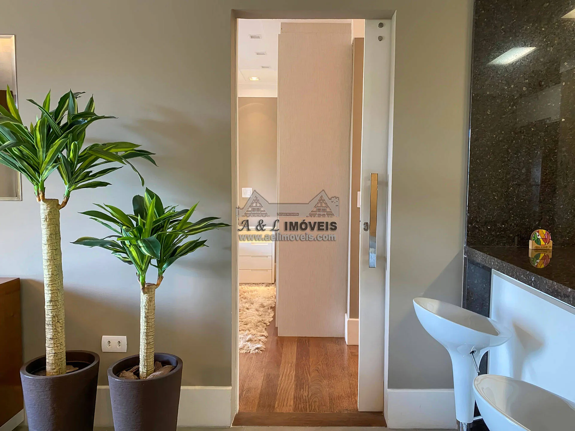 Imagem Apartamento à venda em Campos do Jordão - Com 3 dormitórios