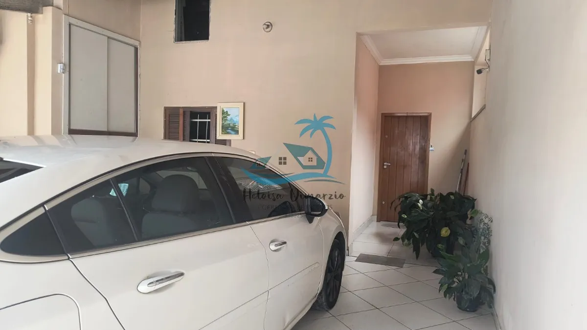 Imagem Excelente imóvel para investidor no Perequê-açu a apenas 250m do mar: 02 casas térreas, entrada por ruas separadas
