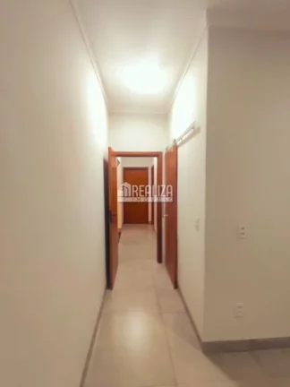 Imagem Casa de alto padrão com 3 suítes em Uberaba - Presidente Tancredo Neves