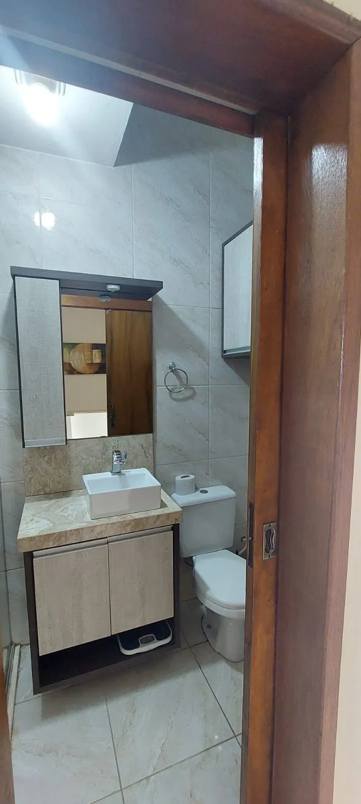 Imagem Boletto Imóveis vende casa em Canoas , 2 dormitórios, 1 banheiro, 1 lavabo, garagem para 2 carros, com móveis fixos em MDF, em fino acabamento.