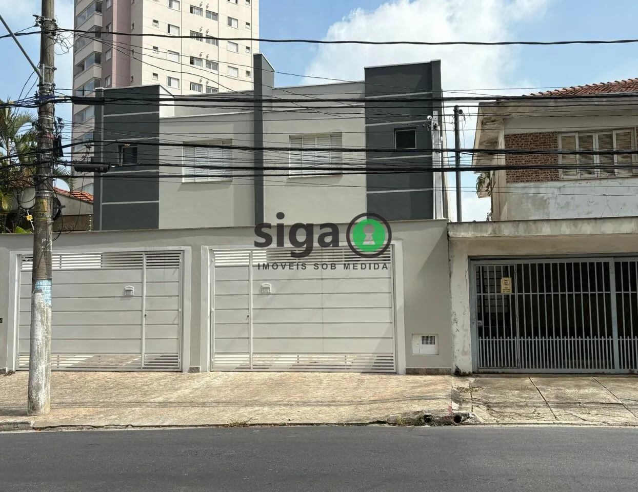 Imagem Casa à Venda - 220 m², 3 Suítes e Alto Padrão na Saúde!