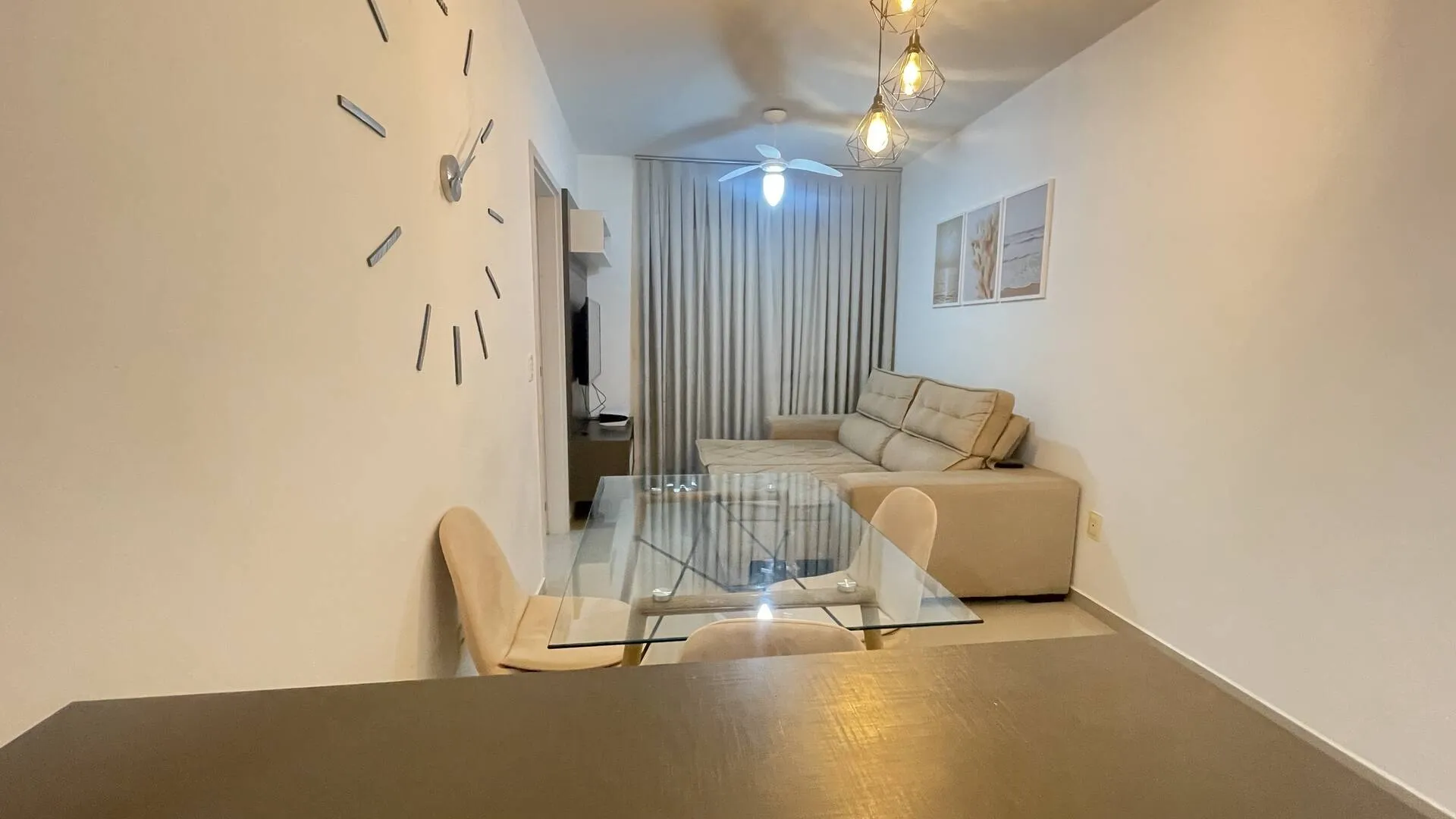 Imagem Apartamento para alugar em Canasvieiras 2 quartos com suíte e sacada