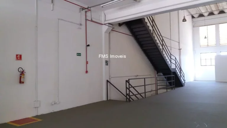 Imagem Galpão 1000m2 para locação em Tamboré Barueri ARMAZÉM COMERCIAL INDUSTRIAL