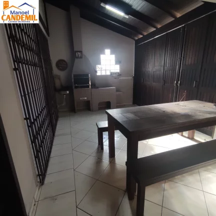 Imagem Casa Averbada à venda em Joinville, bairro Iririú