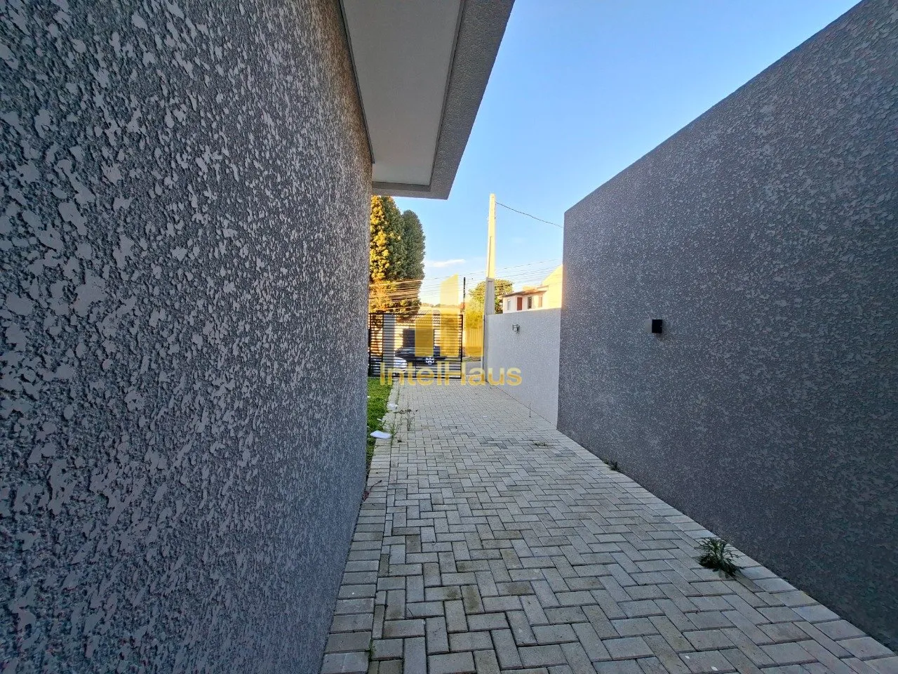 Imagem Apresentamos esta belíssima casa térrea no bairro Cachoeira, em Araucária, em localização estra...