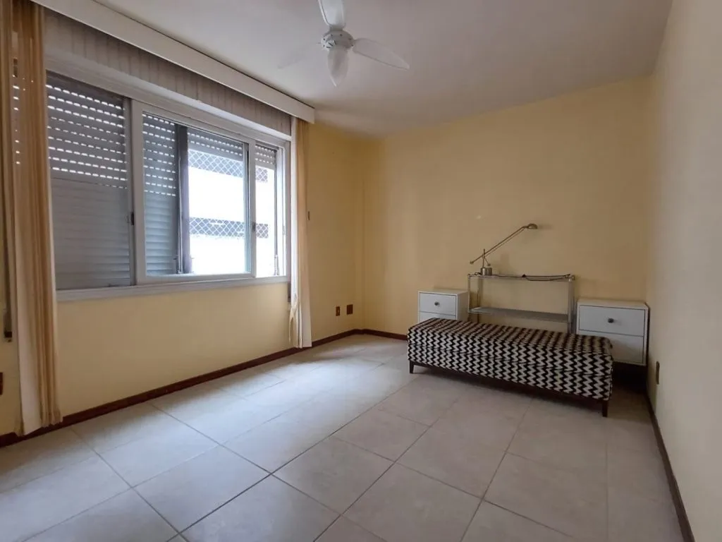 Imagem Apartamento a venda no bairro Menino Deus com 2 dormitórios