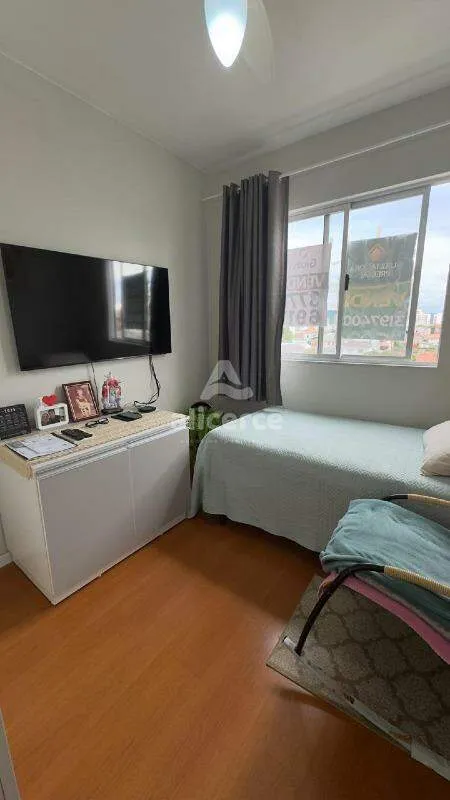 Imagem Apartamento à venda com 3 quartos , 76,1m² em Barreiros São José