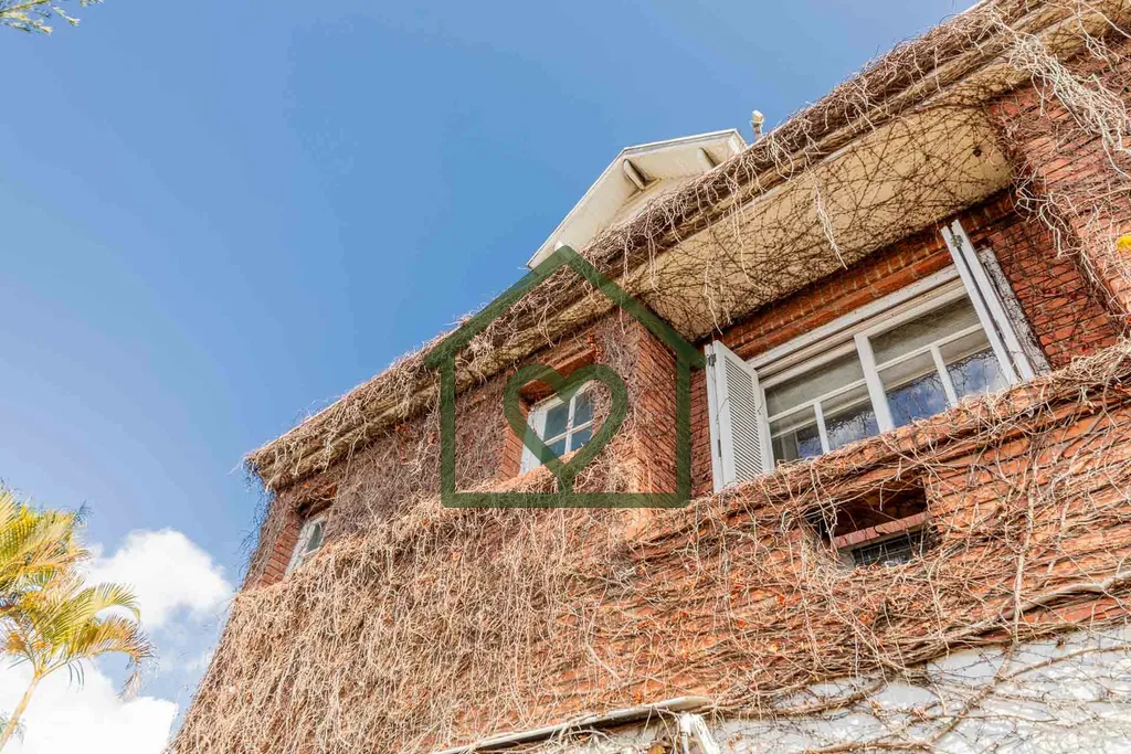 Imagem Esta elegante casa no prestigiado condomínio British House oferece 222,64 m2 de área construída, ...
