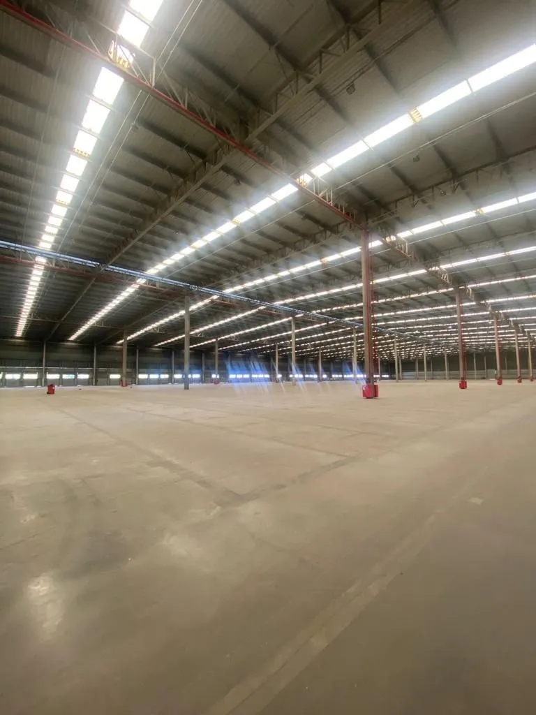 Imagem Galpão Industrial em Condomínio para Locação em Duque de Caxias-RJ, Bairro Parque Paulista: 2 Vagas de Garagem e 813,47 m² de Área