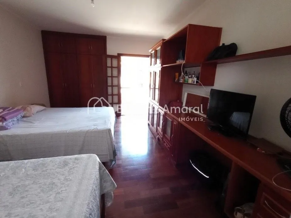 Imagem Casa com 4 Quartos e 6 banheiros à Venda, 288 m² por R$ 1.090.000