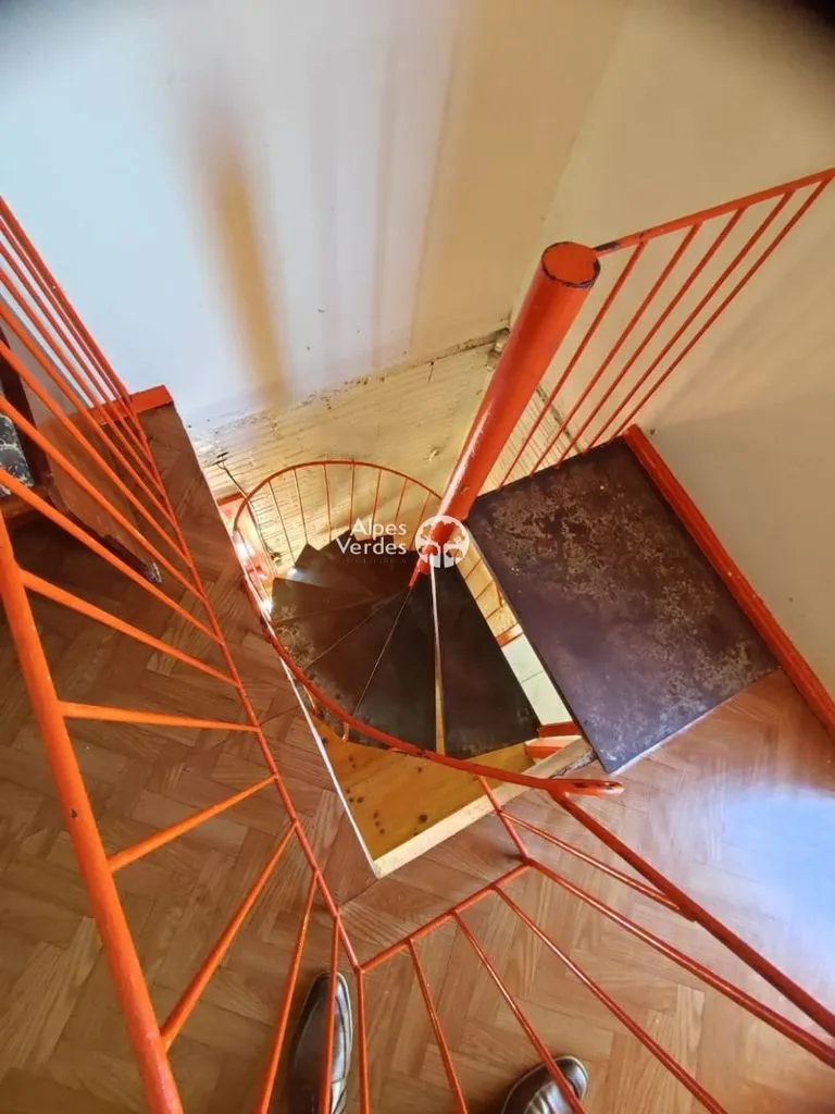 Imagem Vende-se casa no bairro prinstrop a 10 minutos da rua coberta de gramado