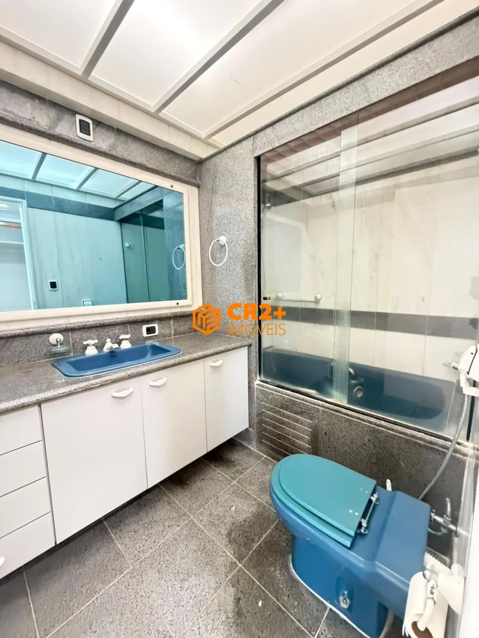 Imagem Vendo excelente cobertura em candeias, com 5 quartos, 3 vagas de garagem, condom