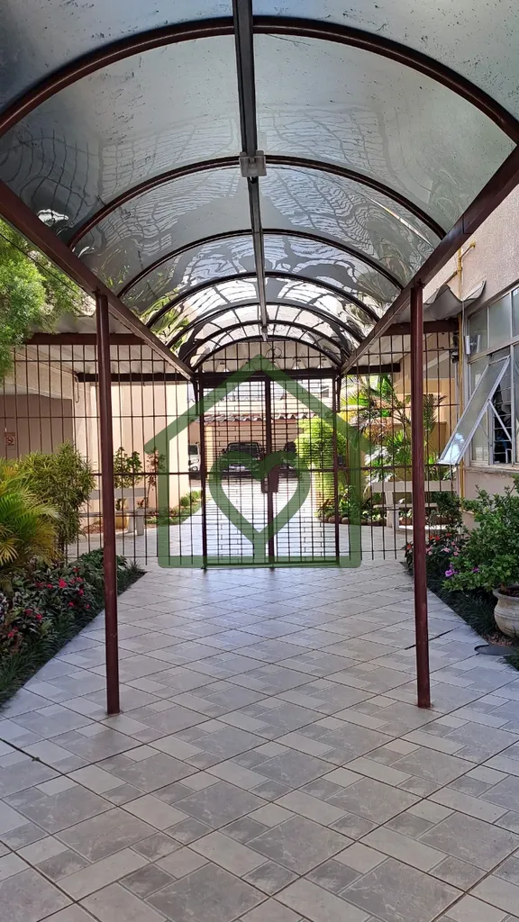 Imagem Apartamento de 2 dormitórios no bairro Jardim Botânico em Porto Alegre. 
 
Localização privilegi...