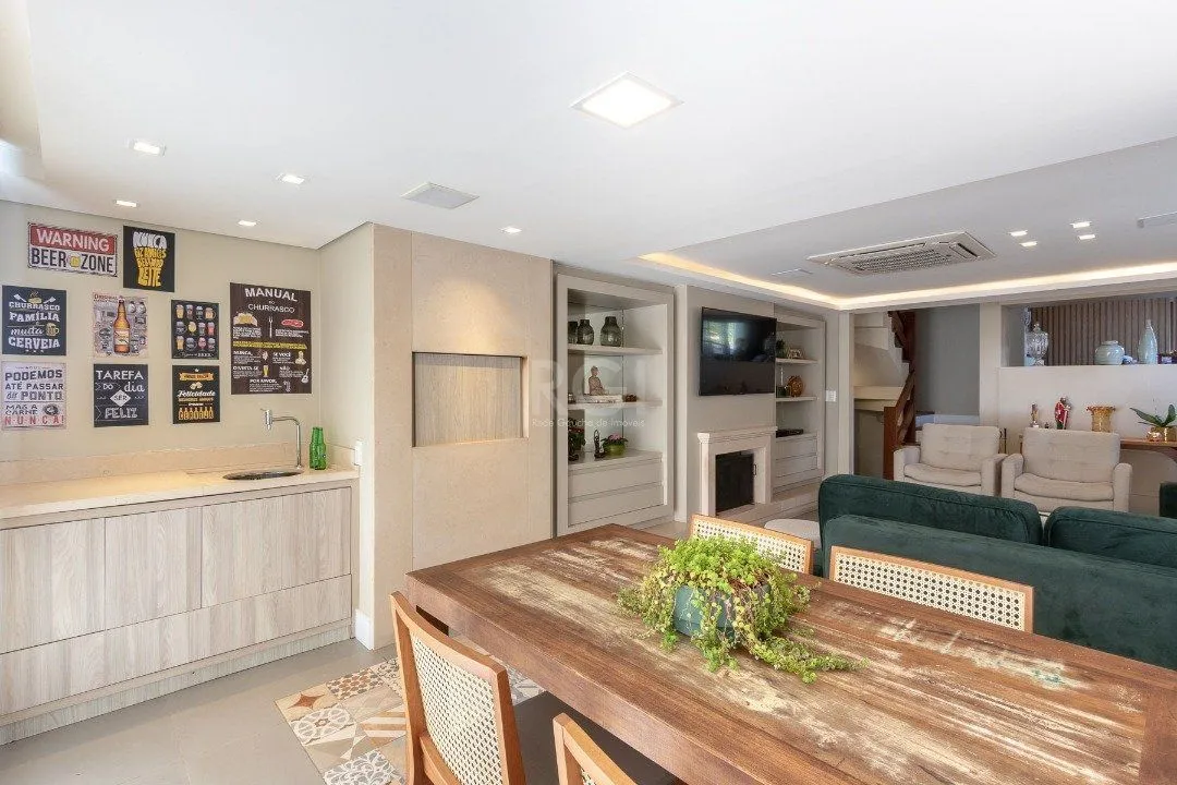Imagem Casa Condominio para Venda - 210.69m², 3 dormitórios, sendo 2 suites, 4 vagas - Jardim Isabel