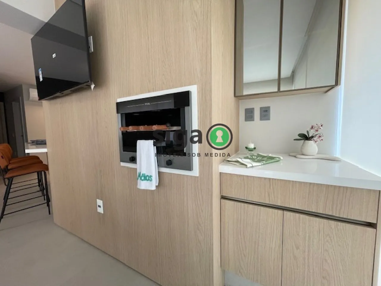 Imagem Apartamento mobiliado para VENDA com 2 dorms, sendo 1 suite, 1 vg com vista eterna para o Jd Europa
