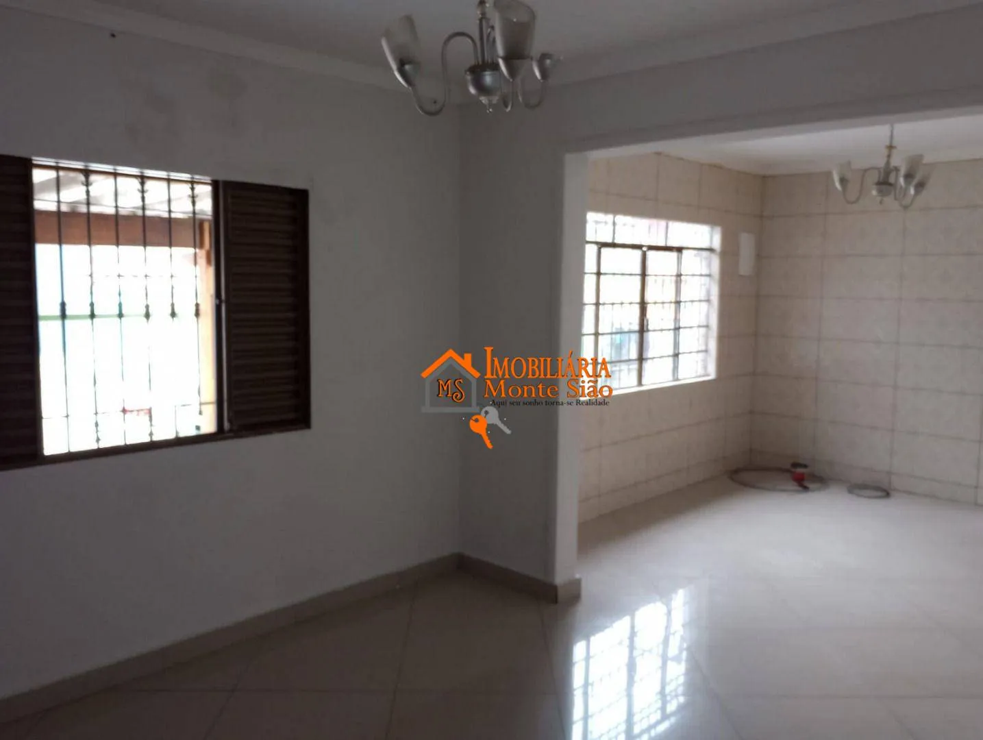 Imagem Casa com 5 dormitórios à venda, 285 m² por R$ 650.000,00 - Cidade Seródio - Guarulhos/SP