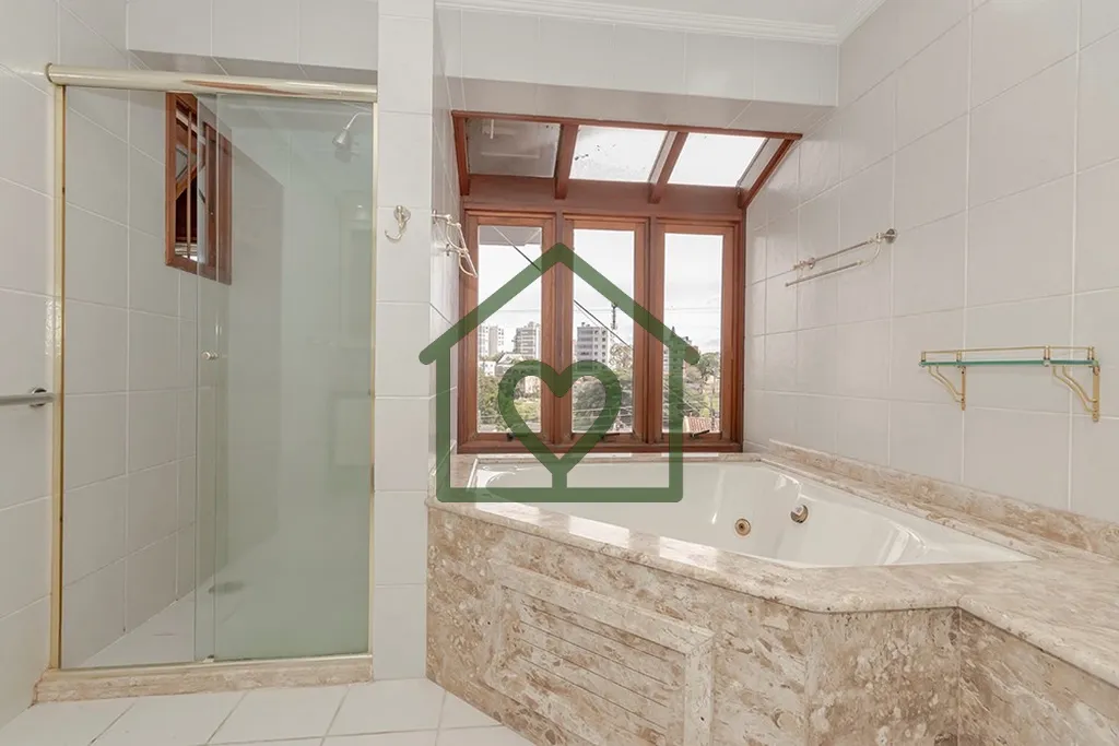 Imagem CASA DE 550m² DESOCUPADA PRONTA PARA MORADIA!
CASA PRINCIPAL COM 3 ANDARES, 5 DORMITÓRIOS, 4 VAGAS...