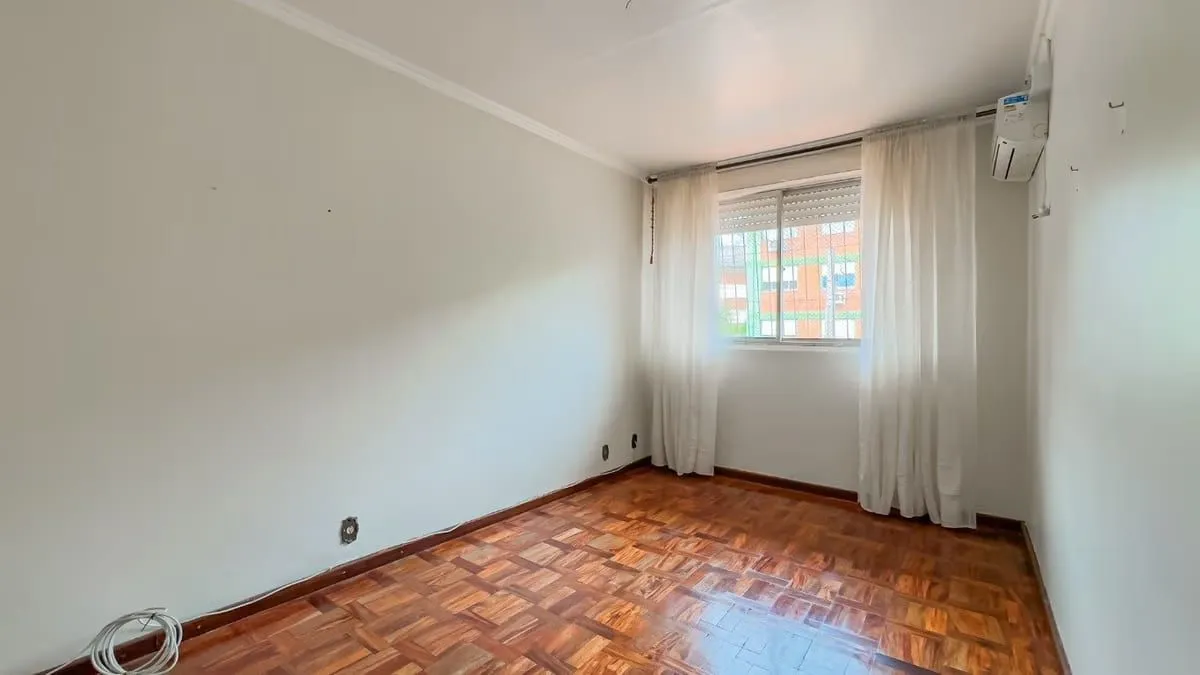 Imagem Sobrado de 3 dormitórios e 91m² à venda em Parque Santa Fé, Porto Alegre.
