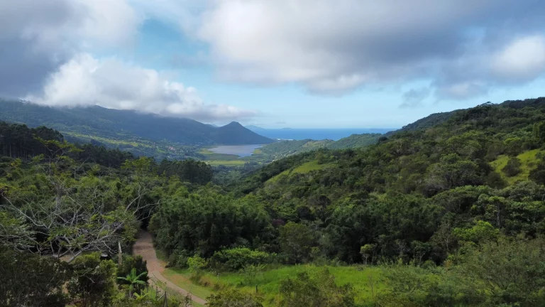 Imagem Terreno à Venda com Vista para o Mar e Lagoa do Macacu - 9,3 Hectares em Garopaba-SC!