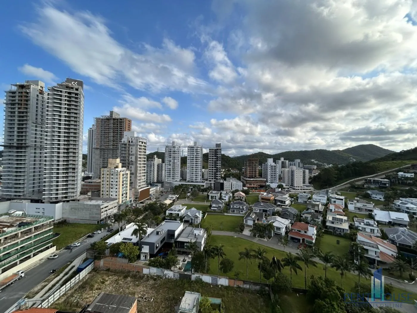 Imagem Apartamento Zona Central para Venda em Itajaí, Praia Brava de Itajaí, 3 dormitórios, 2 suítes, 2 banheiros, 2 vagas