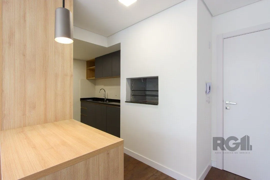 Imagem Apartamento em Porto Alegre no Bairro Petrópolis, de 2 quartos, GARDEN , semi mobiliado