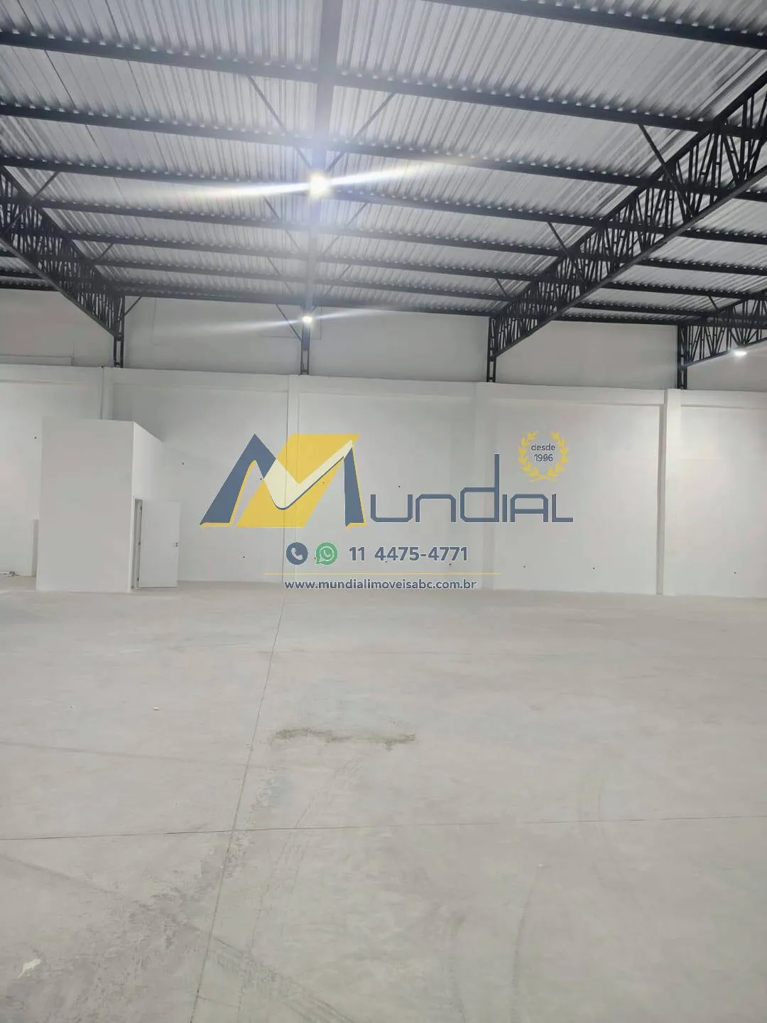 Imagem Salão Comercial de 198 m² na Vila Nogueira com Pé-Direito Alto