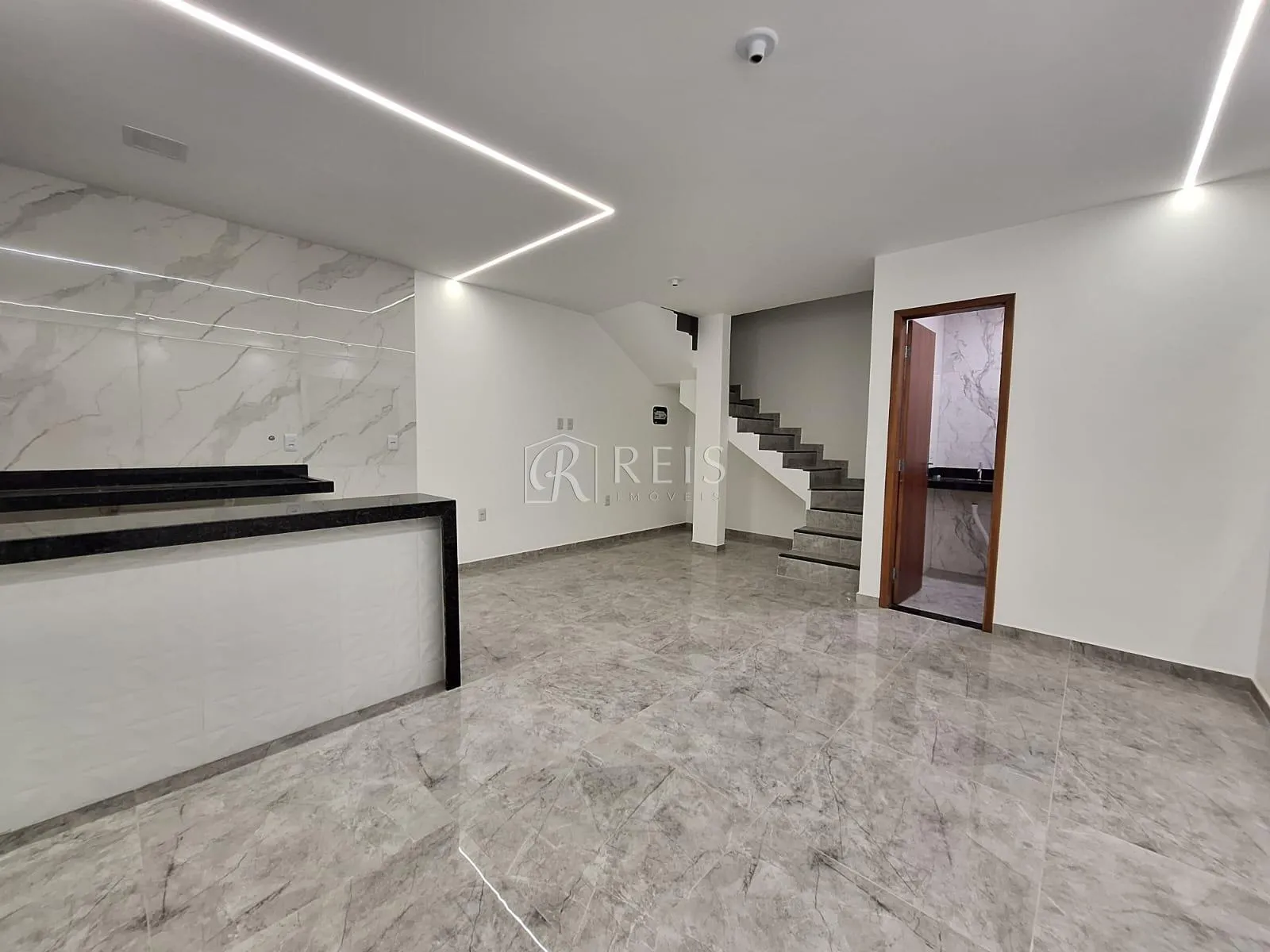 Imagem Casa para Venda em Rio das Ostras, Enseada das Gaivotas, 2 dormitórios, 2 suítes, 3 banheiros, 1 vaga