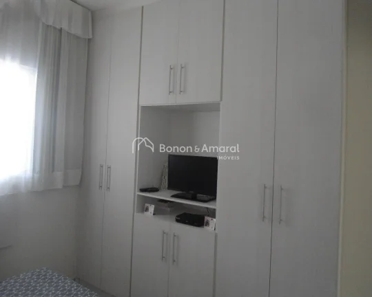 Imagem Encante-se com esta linda casa de acabamento impecável, localizada em um dos melhores condomínios ...