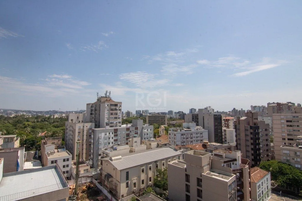Imagem Apartamento de três dormitórios no bairro Independência em Porto Alegre.