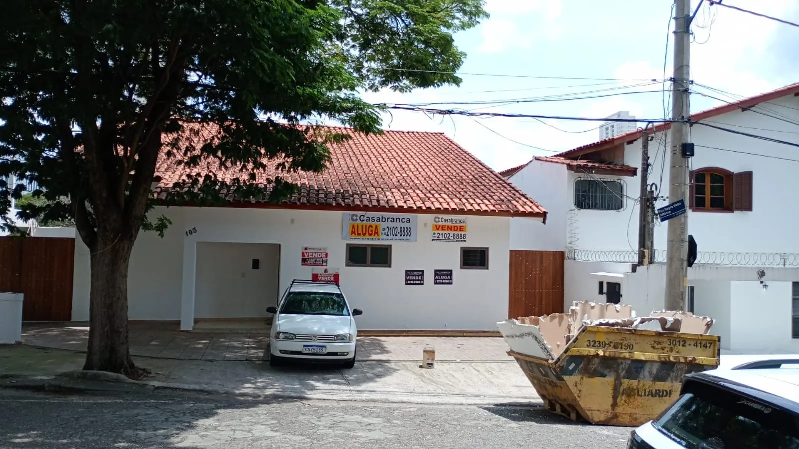 Imagem Imóvel Comercial de Esquina no Campolim - 9 Salas, 2 Recepções e Estacionamento