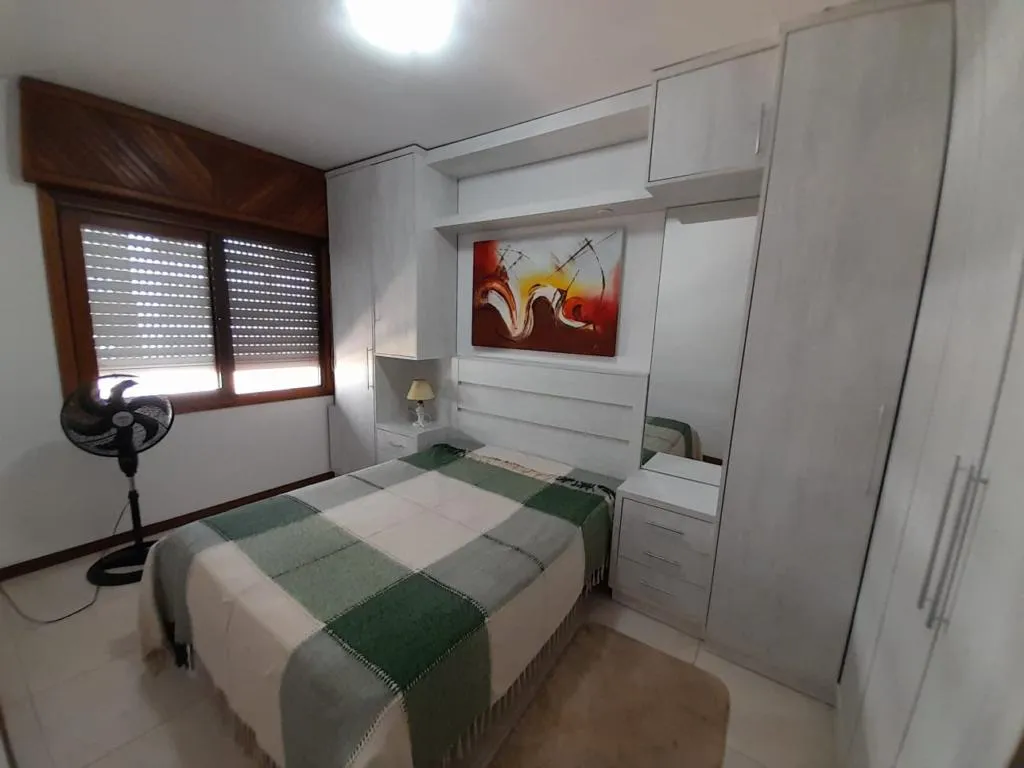 Imagem Apartamento 2Dórmitórios dependência - Bairro Zona Nova