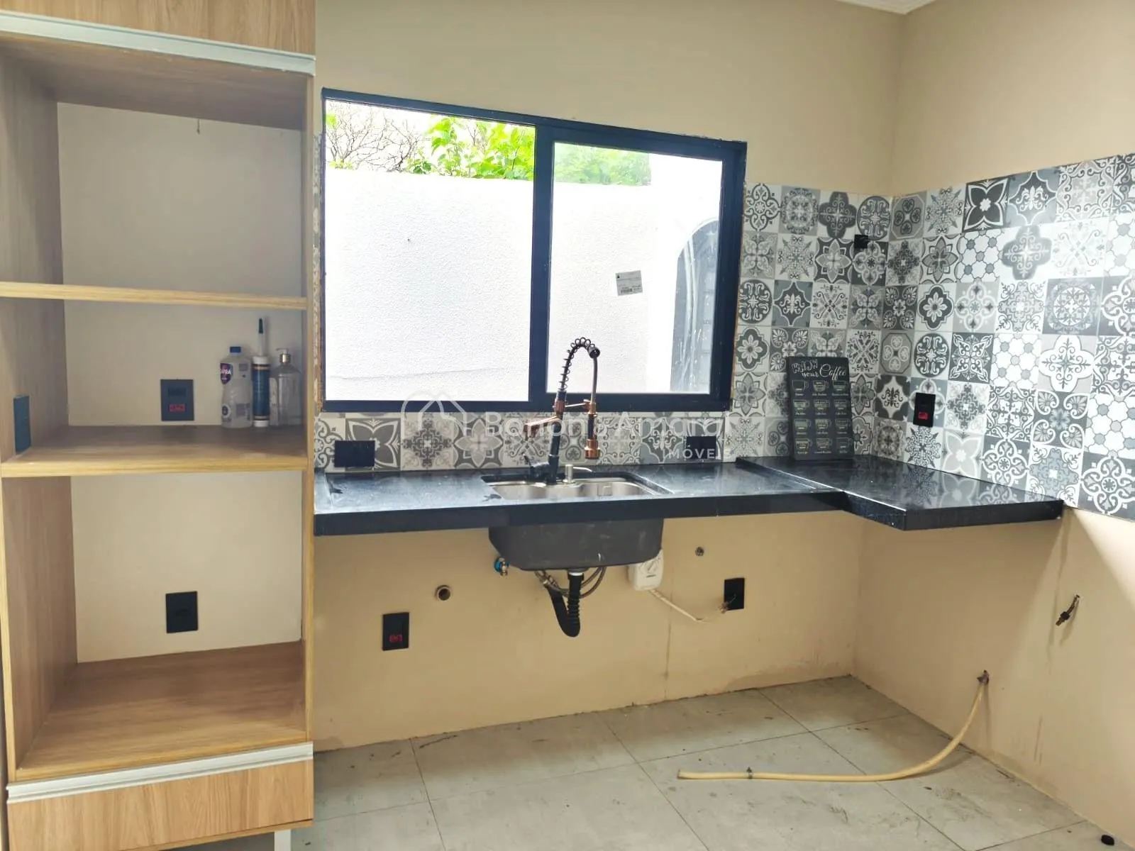 Imagem Casa Ampla com Duas Moradias Independentes, 4 Quartos, 6 Vagas e Quintal Espaçoso