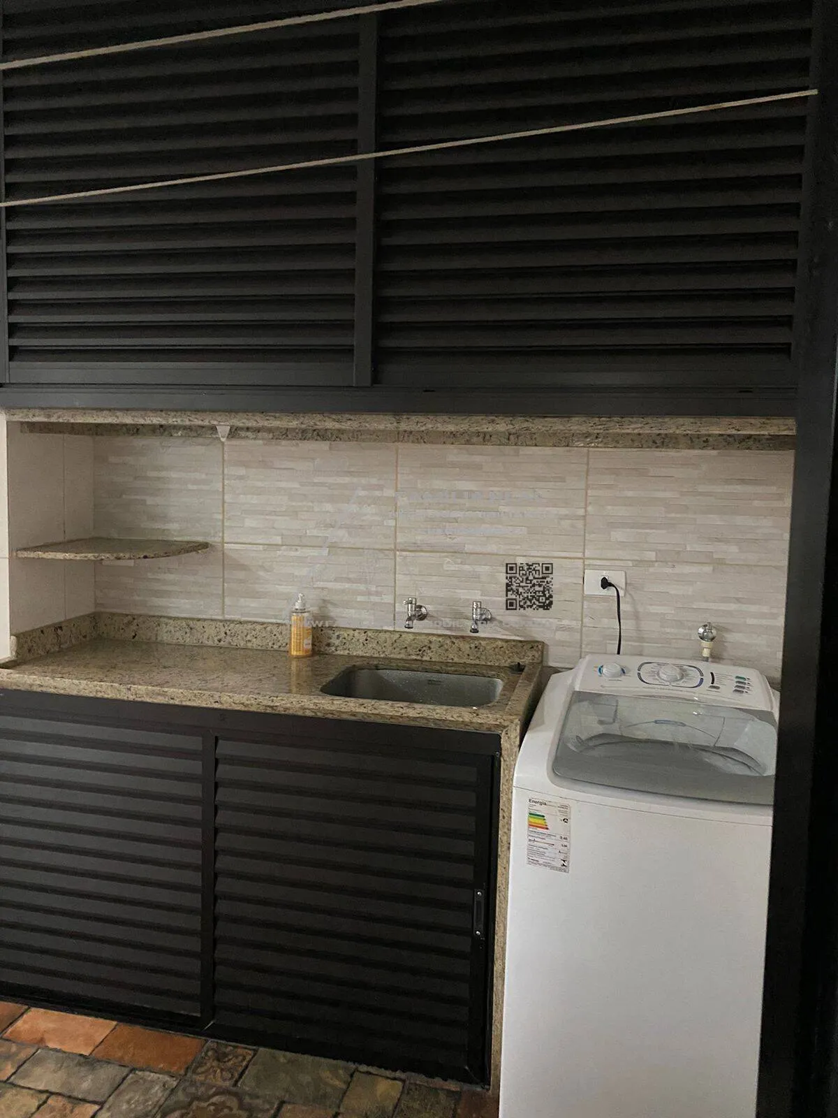 Imagem CASA ASSOBRADADA COM COMERCIO, PARA VENDA, NA CHÁCARA SANTO ANTÔNIO.