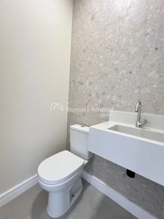 Imagem Maravilhosa casa térrea, acabamento de primeira, com 3 quartos sendo 1 suíte, cozinha planejada co...